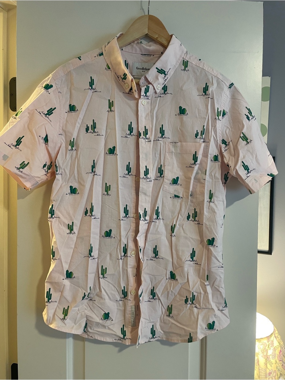 Goodfellow & Co Men’s Pink Cactus Print Short-Sleeve Button-Up Shirt